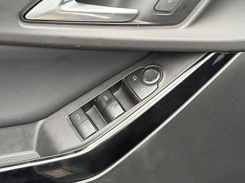 Used 2025 Chevrolet Equinox LT FWD image 6
