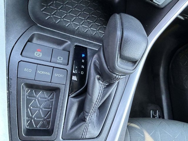 Used 2024 Toyota RAV4 XLE FWD image 13