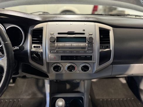 Used 2011 Toyota Tacoma 4x4 Double Cab w/ TRD Sport Pkg w/JBL Audio image 15