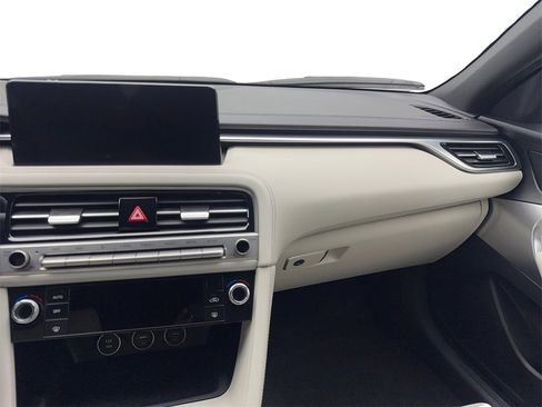 Used 2025 Genesis G70 2.5T image 55