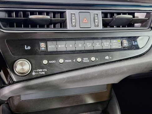Used 2023 Lexus ES 350 w/ Accessory Package (Z2) FWD image 19