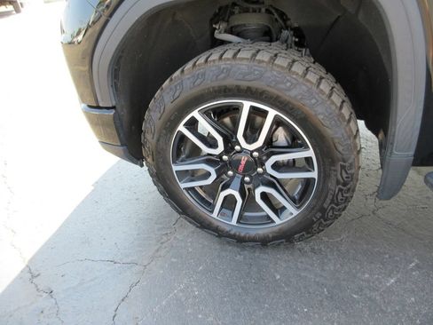 Used 2022 GMC Sierra 1500 AT4 w/ AT4 Premium Package AWD/4WD image 15