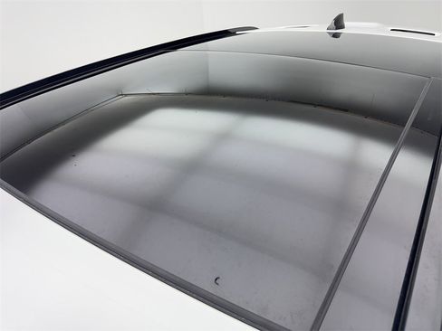 Used 2022 Land Rover Range Rover Velar S image 20