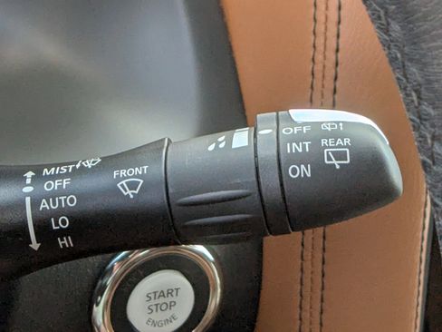 Used 2024 INFINITI QX80 Sensory w/ Cargo Package AWD/4WD image 32