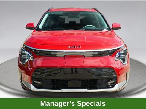 Used 2023 Kia Niro Wave FWD image 2