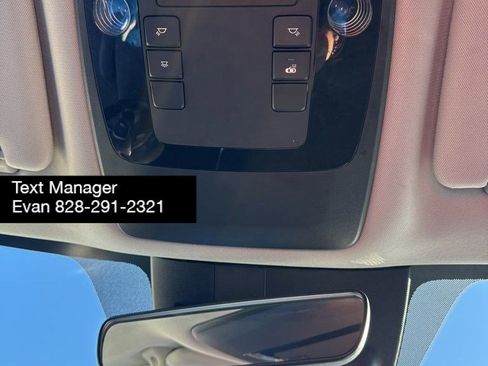 Used 2023 Kia Carnival LX image 34