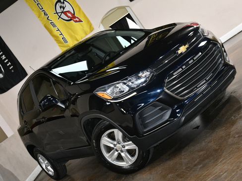 Used 2021 Chevrolet Trax LS w/ Tint and Cruise Package image 77