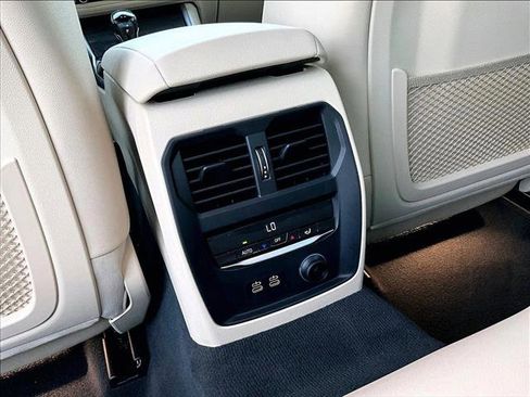 Used 2019 BMW 330i Sedan w/ Convenience Package image 25