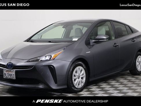 Used 2022 Toyota Prius LE image 1