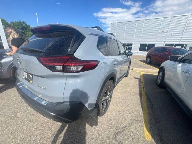 Used 2023 Nissan Rogue SL w/ SL Premium Package AWD/4WD image 3
