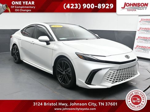 Used 2025 Toyota Camry XSE image 1