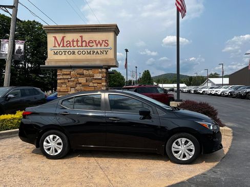 Used 2020 Nissan Versa S FWD image 4