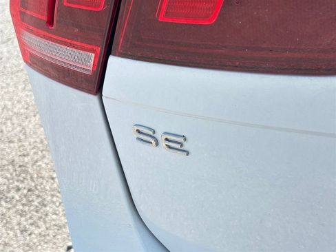 Used 2022 Volkswagen Tiguan SE FWD image 6