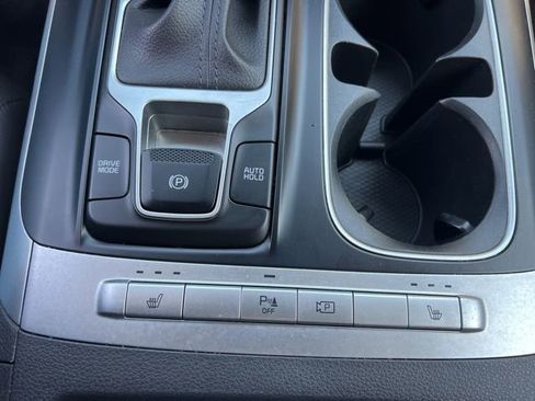 Certified 2024 Kia Carnival LX image 23