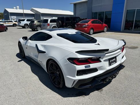 Used 2023 Chevrolet Corvette Z06 RWD image 6