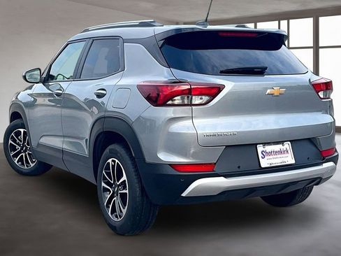 Used 2024 Chevrolet TrailBlazer LT w/ LT Cold Weather Package FWD image 4