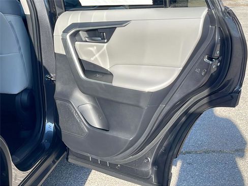 New 2025 Toyota RAV4 XLE image 15