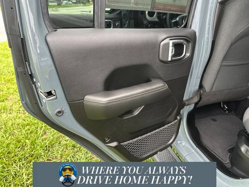 Used 2025 Jeep Wrangler Unlimited Sahara w/ Safety Group AWD/4WD image 20