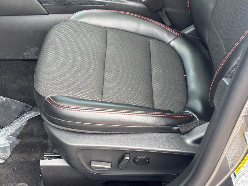 Used 2024 Ford Escape ST-Line w/ Tech Pack #1 AWD/4WD image 17