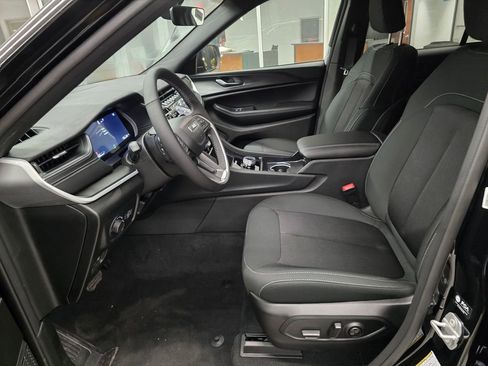 New 2025 Jeep Grand Cherokee Laredo X w/ Luxury Tech Group I image 15