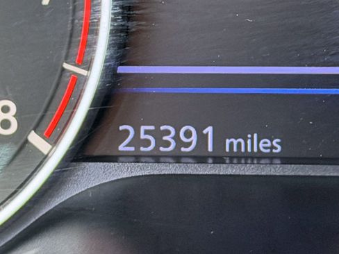 Used 2025 Nissan Altima 2.5 SV FWD image 37