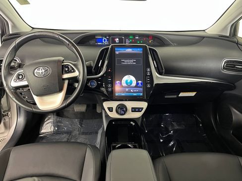 Used 2017 Toyota Prius Prime Premium image 18