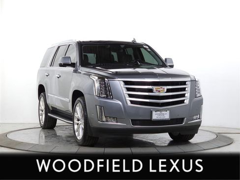 Used 2020 Cadillac Escalade Luxury image 1