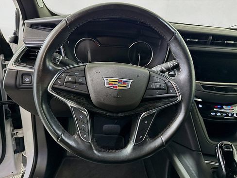 Used 2022 Cadillac XT5 Premium Luxury AWD/4WD image 12