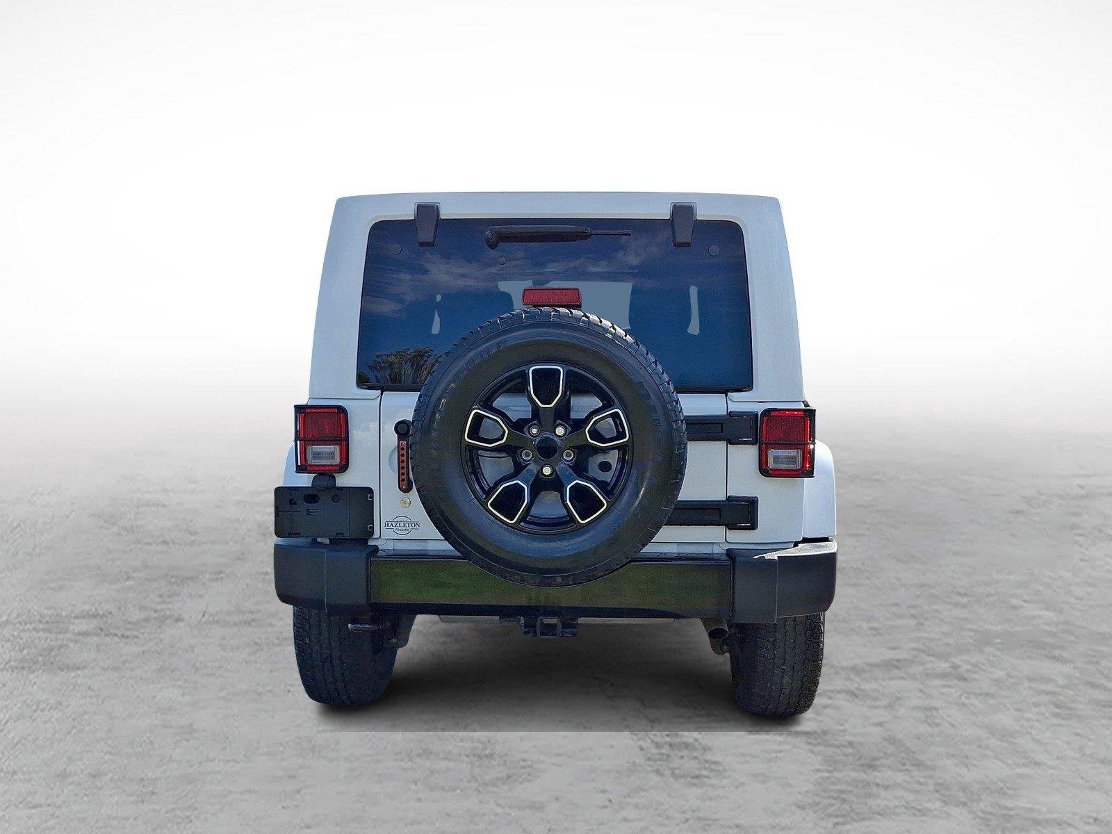 Used 2017 Jeep Wrangler Unlimited Sahara AWD/4WD image 5