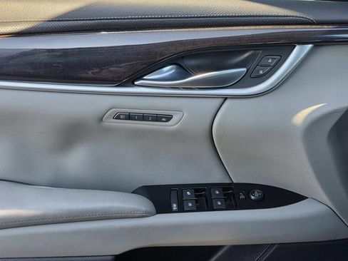 Used 2014 Cadillac XTS Premium image 16