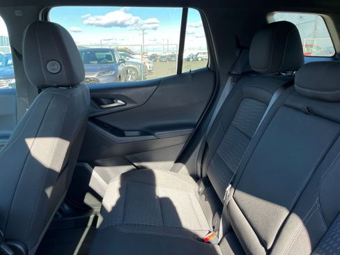 Used 2025 Chevrolet Equinox LT image 38