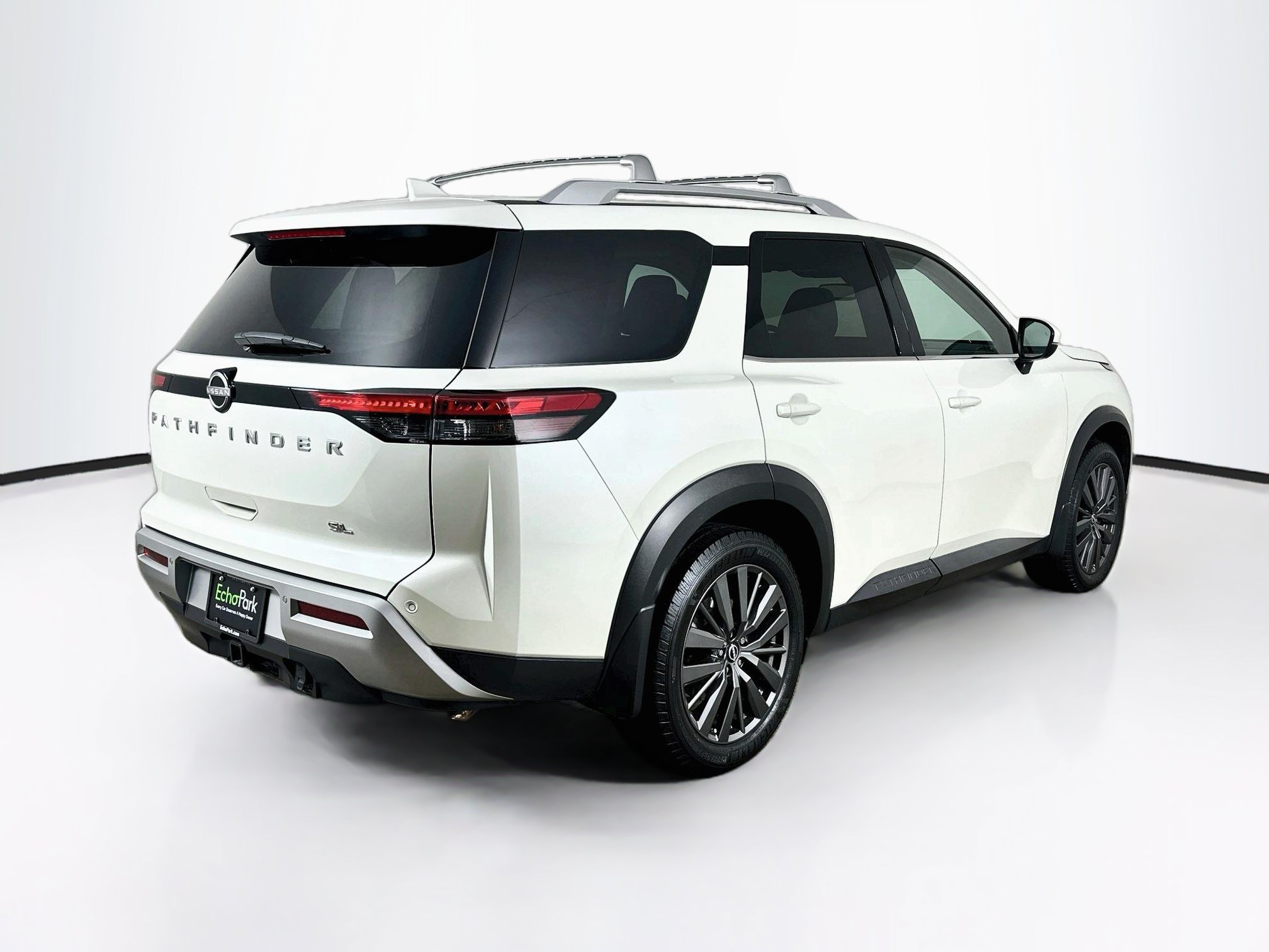 Used 2022 Nissan Pathfinder SL w/ SL Premium Package FWD image 9