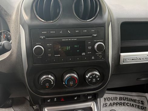 Used 2014 Jeep Compass Latitude w/ Sun/Sound Group AWD/4WD image 14