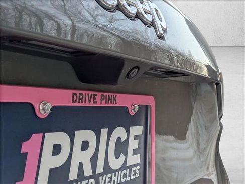 Used 2022 Jeep Compass Limited image 11