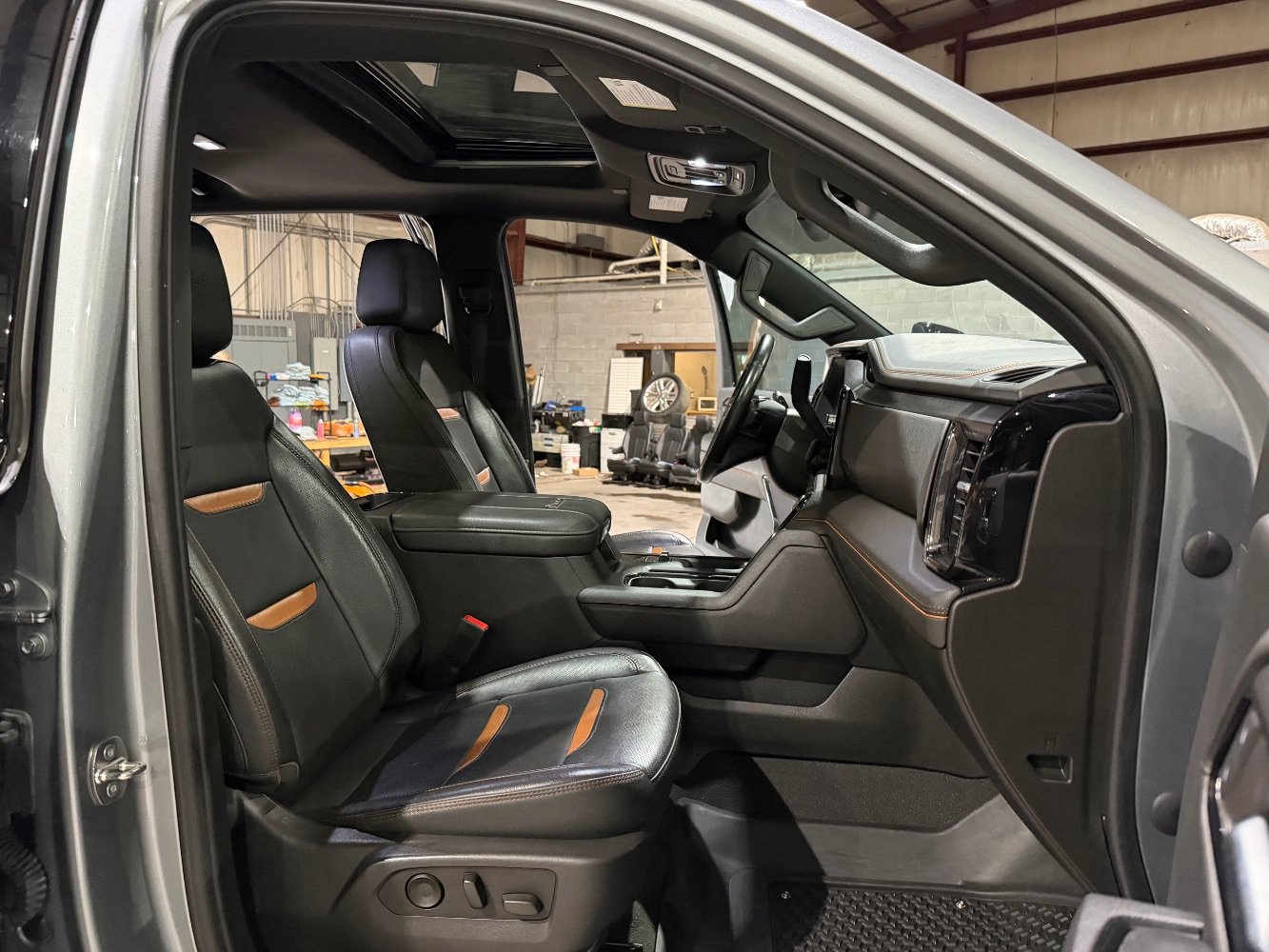 Used 2024 GMC Sierra 2500 AT4 w/ AT4 Preferred Package AWD/4WD image 26