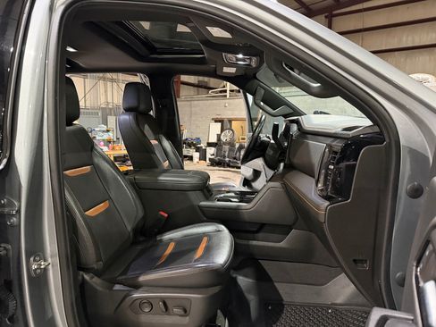 Used 2024 GMC Sierra 2500 AT4 w/ AT4 Preferred Package AWD/4WD image 26
