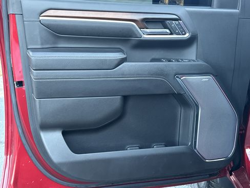 Used 2024 GMC Sierra 2500 Denali w/ Technology Package image 12