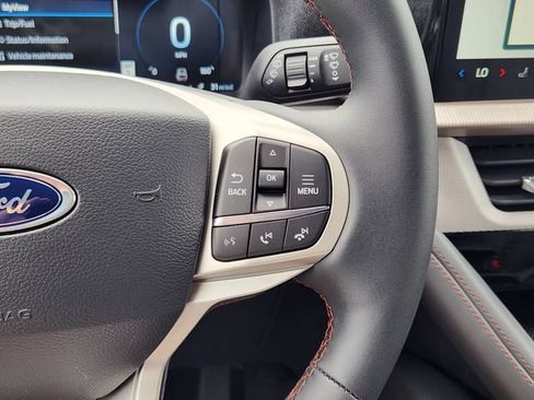 New 2026 Ford Explorer Active RWD image 28