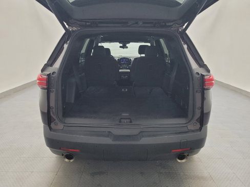 Used 2022 Chevrolet Traverse LT FWD image 29