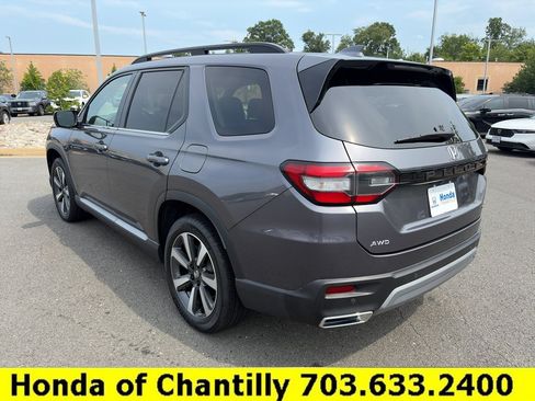 Certified 2024 Honda Pilot Touring image 5