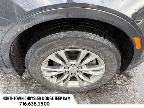 Used 2020 Cadillac XT5 Premium Luxury image 2