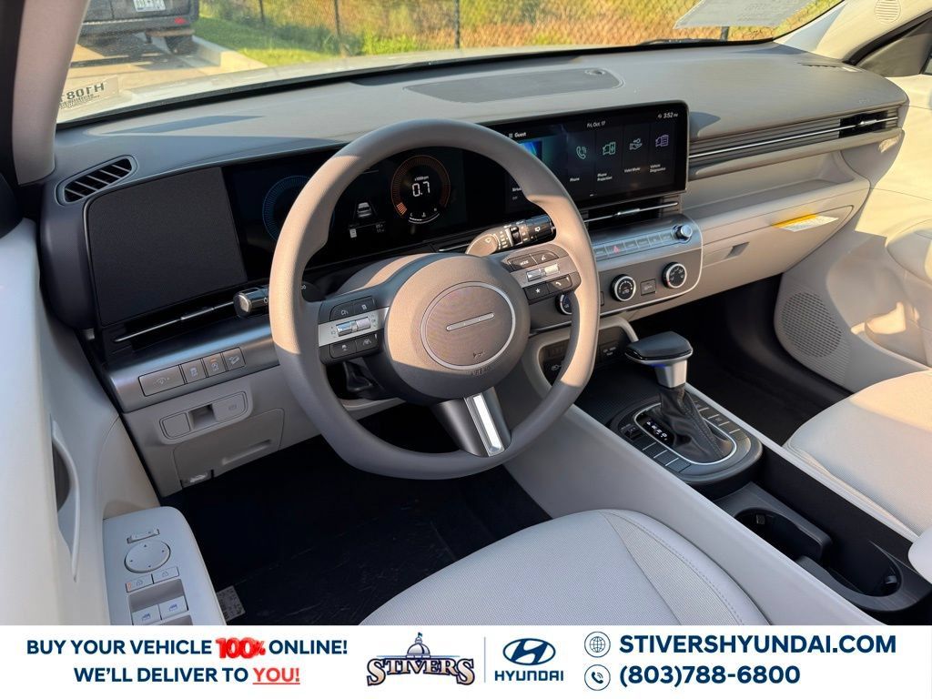 Used 2026 Hyundai Kona SE FWD image 2