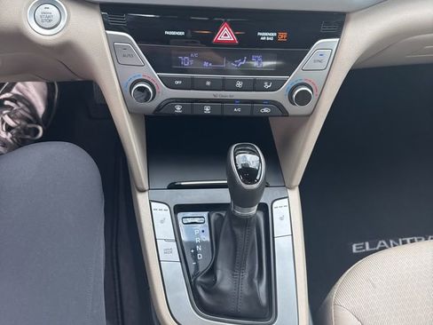 Used 2017 Hyundai Elantra SE w/ SE A/T Tech Package 03 image 9