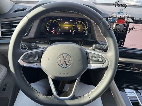 New 2026 Volkswagen Atlas SEL image 9