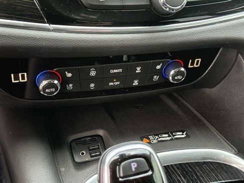 Used 2021 Buick Enclave Avenir w/ Avenir Technology Package AWD/4WD image 21