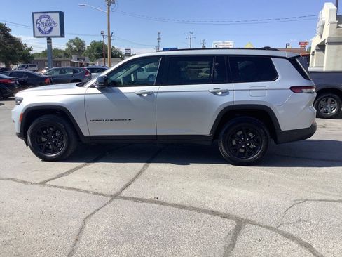 Used 2025 Jeep Grand Cherokee L Laredo AWD/4WD image 22