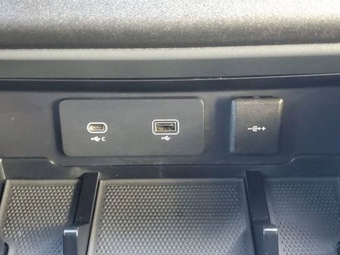 Used 2023 Land Rover Defender 90 X image 29