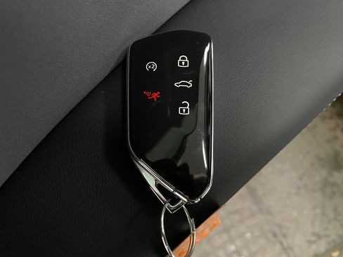 New 2026 Volkswagen Tiguan SE R-Line image 29