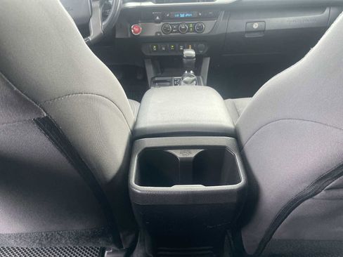 Used 2016 Toyota Tacoma SR5 image 22