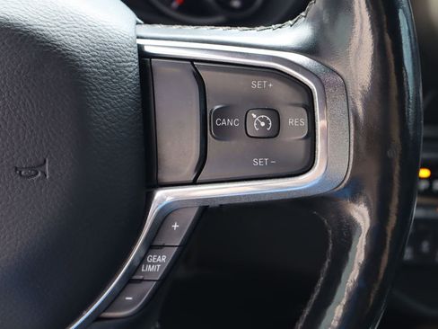 Used 2019 RAM 1500 Laramie AWD/4WD image 13